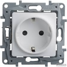 Розетка 2К винты БЕЛ ETIKA фото 1